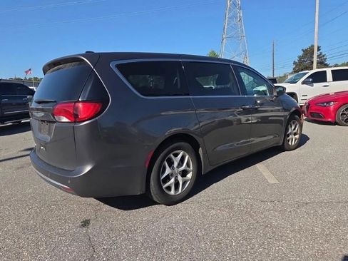 Used 2018 Chrysler Pacifica Touring Plus w/ Tire & Wheel Group image 5