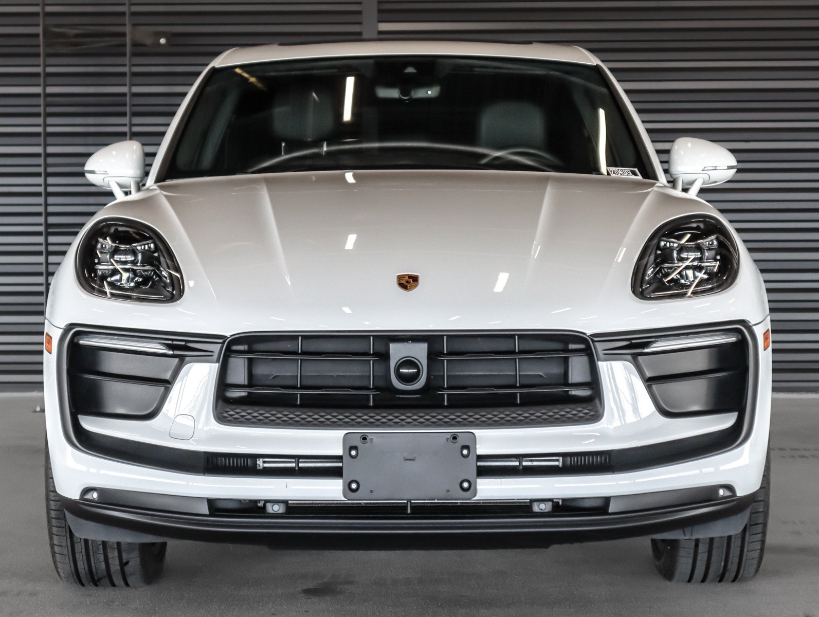Certified 2026 Porsche Macan AWD/4WD image 8
