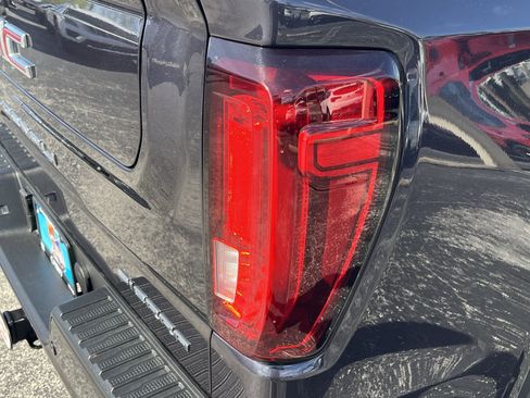 Used 2025 GMC Sierra 1500 Denali w/ Denali Reserve Package AWD/4WD image 9