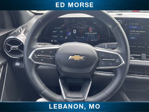 Used 2025 Chevrolet Equinox LT FWD image 12