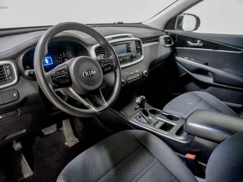 Used 2017 Kia Sorento AWD image 21