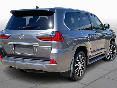 Used 2019 Lexus LX 570 4WD w/ Luxury Package image 11