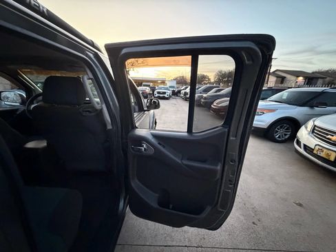 Used 2006 Nissan Frontier NISMO w/ (J01) Sunroof Pkg image 29