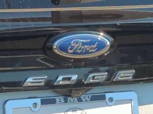 Used 2023 Ford Edge SEL image 12