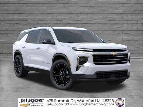 New 2026 Chevrolet Traverse LT w/ LPO, Floor Liner Package FWD image 7