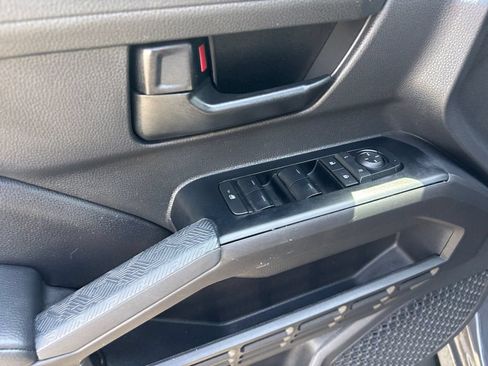 Used 2025 Toyota Tacoma SR5 AWD/4WD image 11