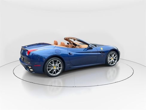 Used 2013 Ferrari California Base image 8