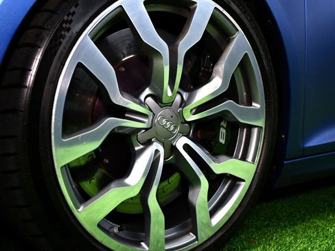 Used 2011 Audi R8 V10 image 12