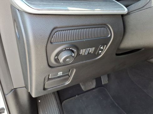 Used 2024 Jeep Wagoneer Series II AWD/4WD image 15