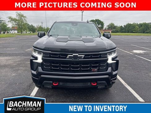 Used 2022 Chevrolet Silverado 1500 LT Trail Boss w/ LT Trail Boss Premium Package AWD/4WD image 3
