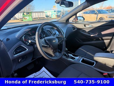 Used 2017 Chevrolet Cruze LT w/ Convenience Package image 24