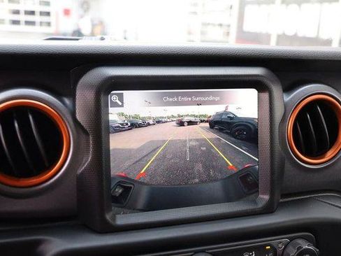 Used 2021 Jeep Gladiator Mojave AWD/4WD image 17