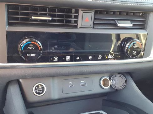 Used 2023 Nissan Rogue SV image 19