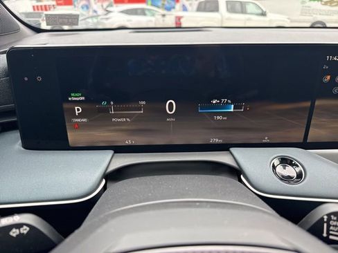 New 2026 Nissan Leaf Platinum+ w/ Cargo Package (Platinum+) FWD image 16