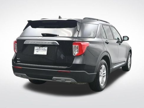 Used 2024 Ford Explorer XLT w/ Equipment Group 202A image 7