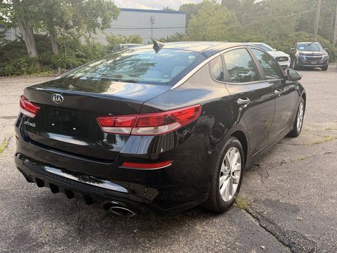 Used 2018 Kia Optima LX w/ 17" Alloy Wheels Package FWD image 6