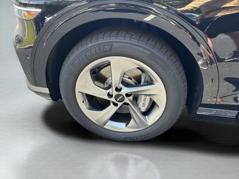 New 2026 Genesis GV70 2.5T Advanced AWD/4WD image 37