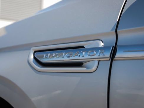 Used 2018 Lincoln Navigator L Select w/ Technology Package AWD/4WD image 26