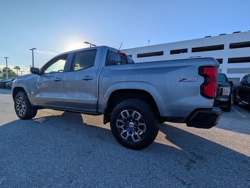 Used 2024 Chevrolet Colorado Z71 w/ Z71 Convenience Package 2 image 11