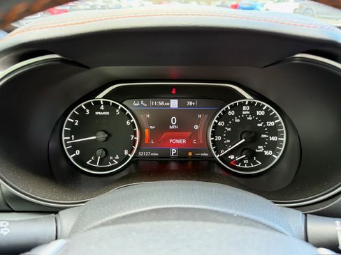 Used 2023 Nissan Maxima SR w/ Sport Mat Group FWD image 12