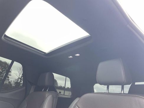 Used 2023 Chevrolet Traverse High Country image 24