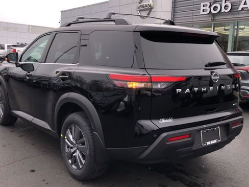 New 2025 Nissan Pathfinder SV image 6