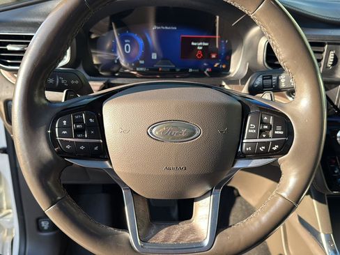 Used 2021 Ford Explorer Platinum w/ Equipment Group 601A image 17