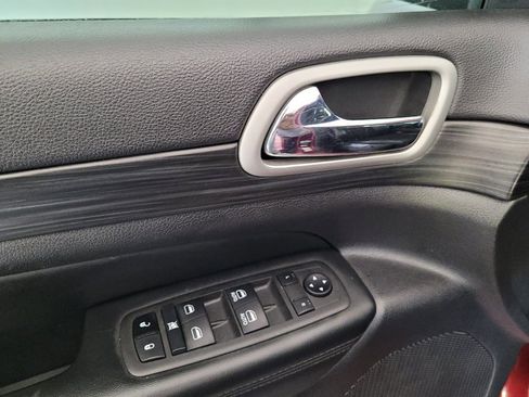 Used 2022 Jeep Grand Cherokee Laredo X RWD image 27