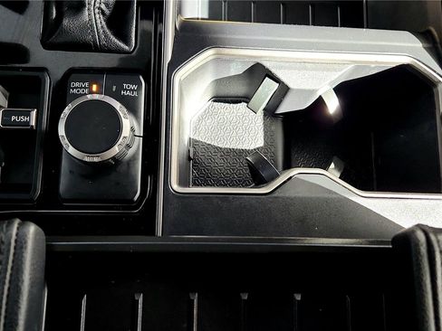 Used 2025 Toyota Tundra Limited image 40