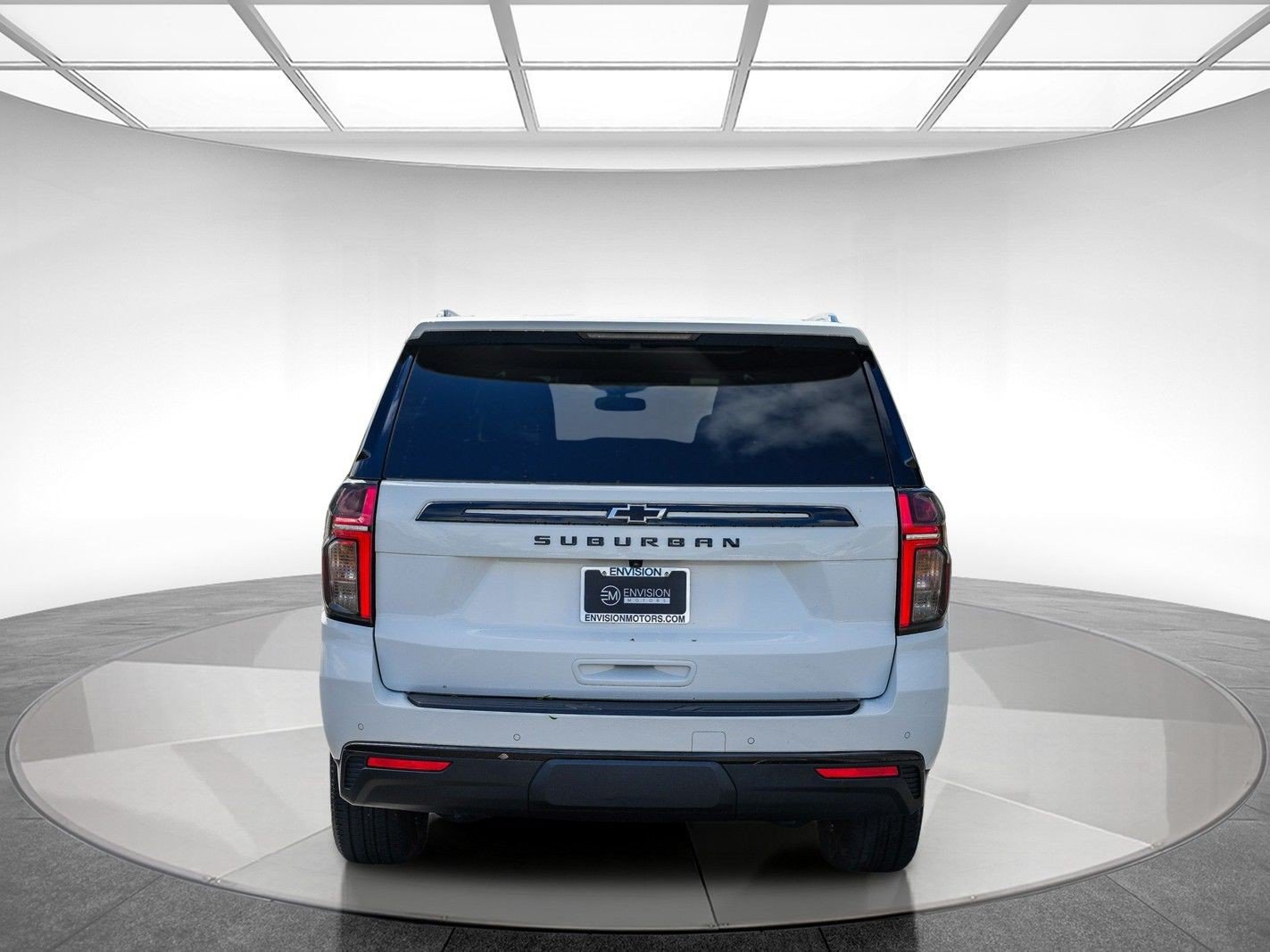 Used 2023 Chevrolet Suburban Z71 AWD/4WD image 3