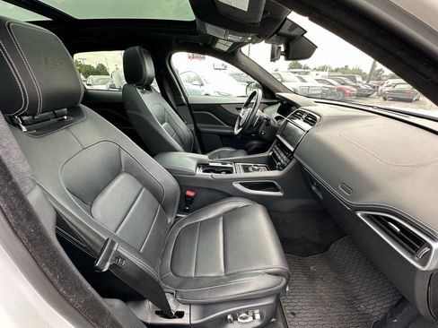 Used 2019 Jaguar F-PACE S image 13