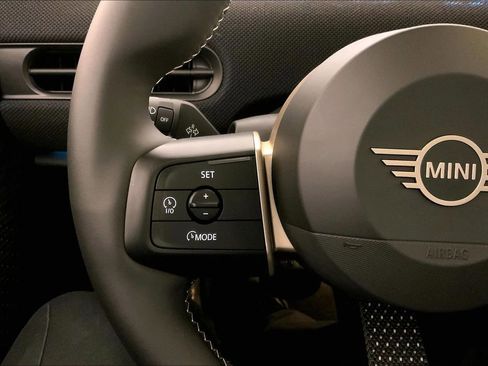 Certified 2025 MINI Cooper S image 18