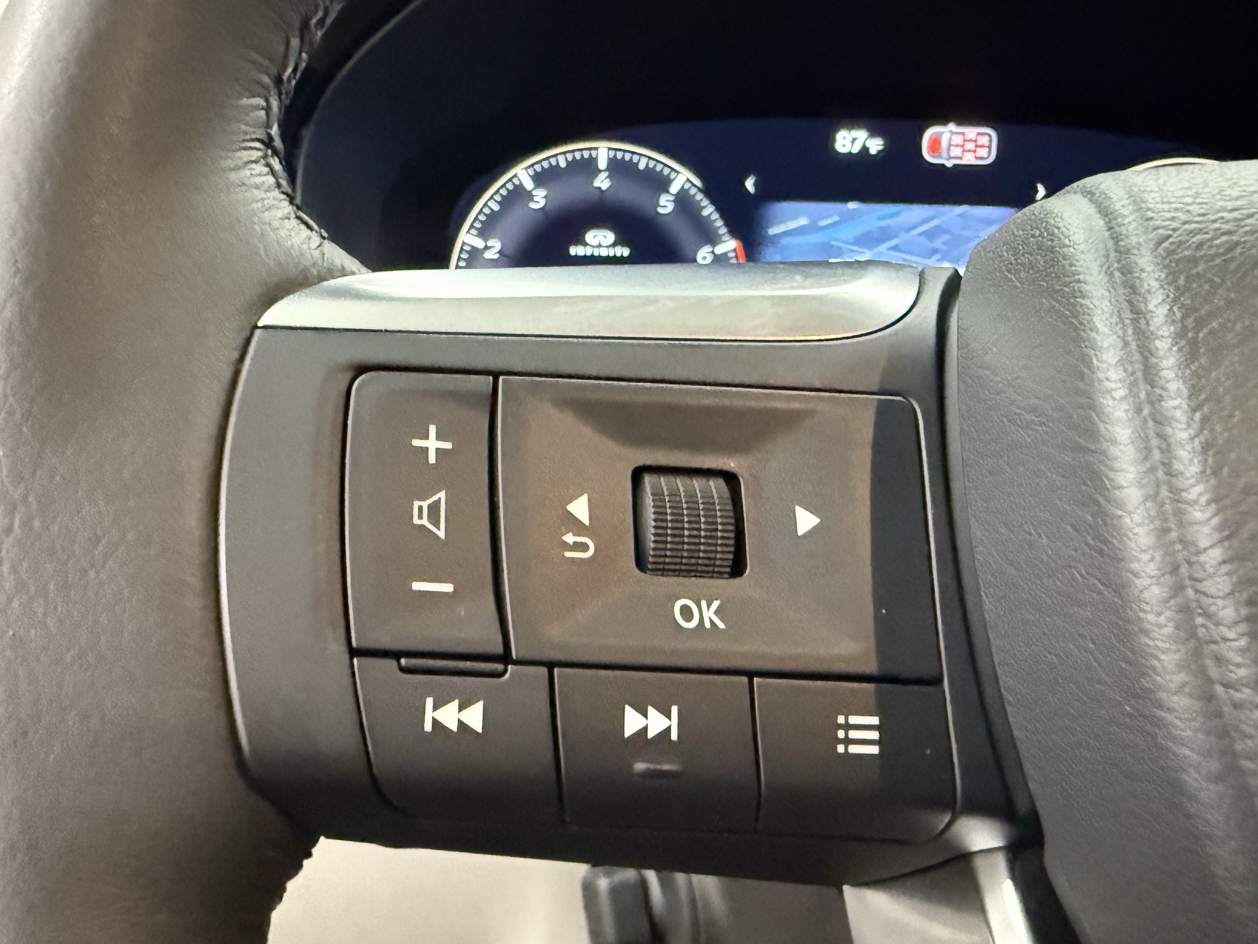 Certified 2027 INFINITI QX60 Luxe w/ Cargo Package FWD image 20