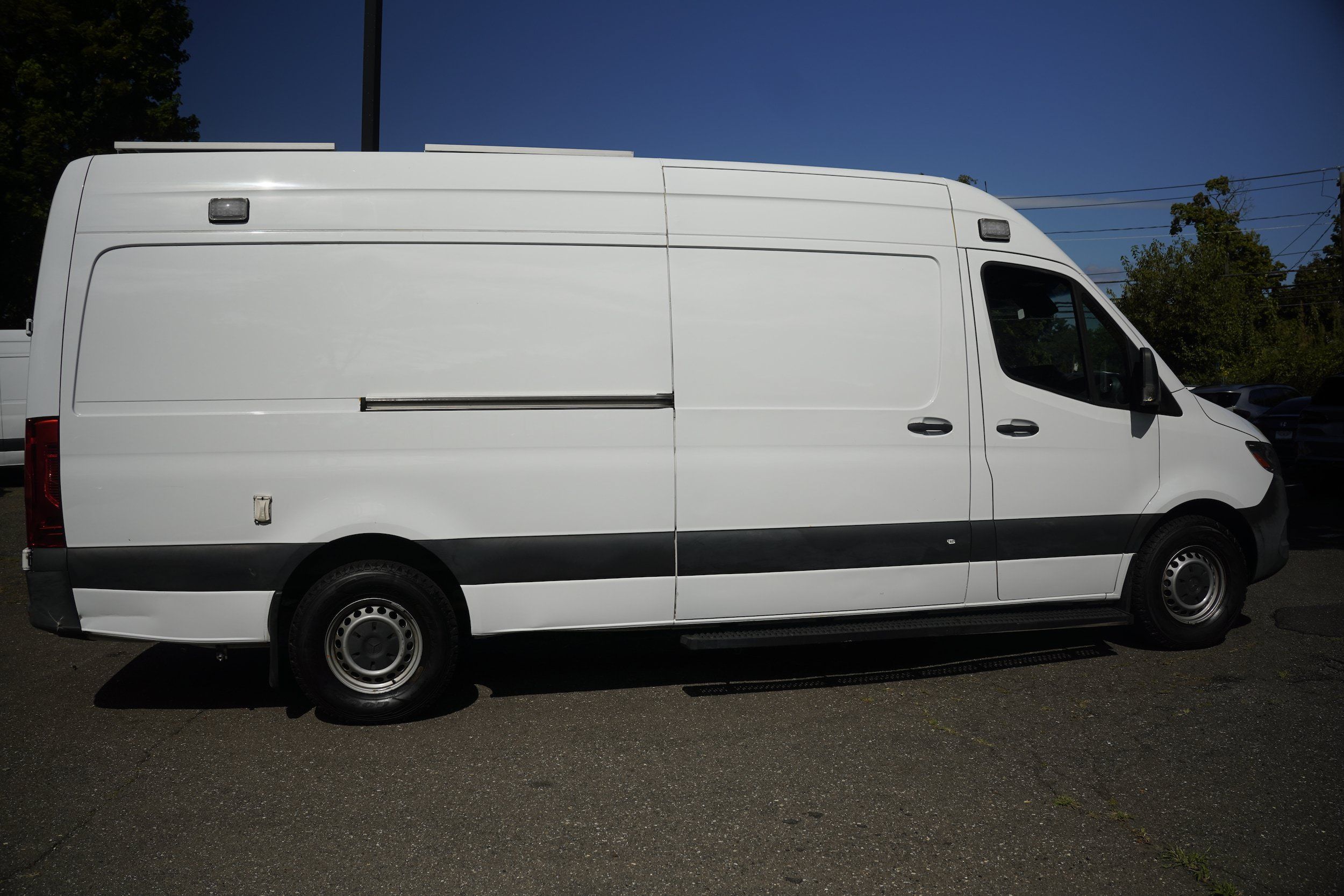 Used 2021 Mercedes-Benz Sprinter 2500 w/ Driver Convenience Package image 7