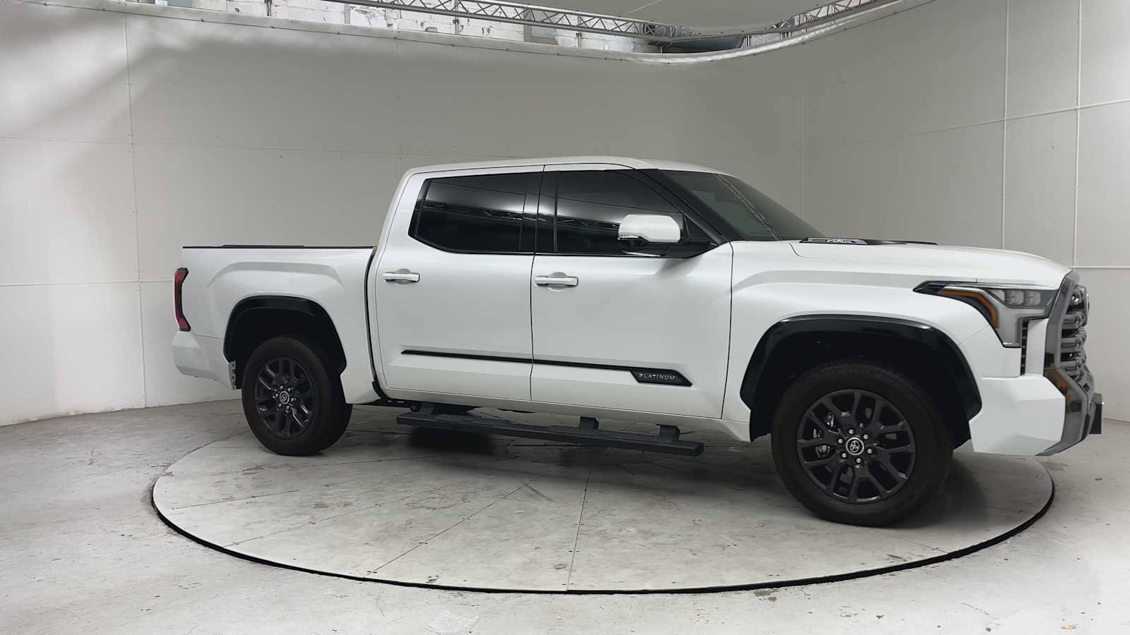 Used 2022 Toyota Tundra Platinum AWD/4WD image 8
