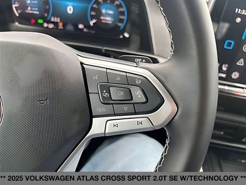 Used 2025 Volkswagen Atlas Cross Sport SE FWD image 21