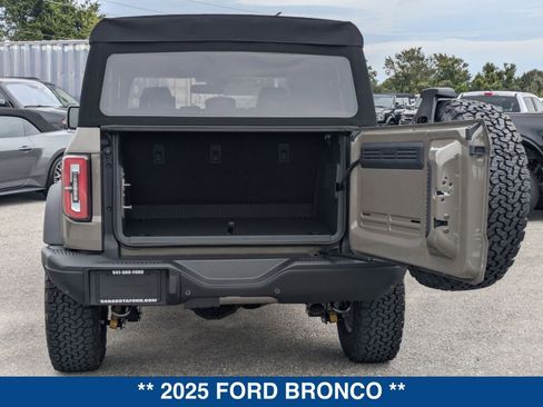 New 2025 Ford Bronco Badlands image 14