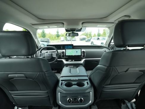 Used 2025 Ford Expedition Platinum AWD/4WD image 28