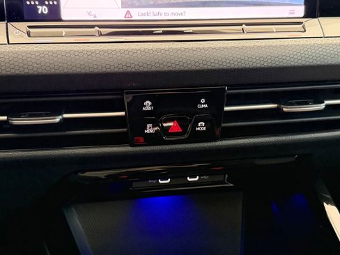 Used 2024 Volkswagen GTI SE w/ MDO Package image 28