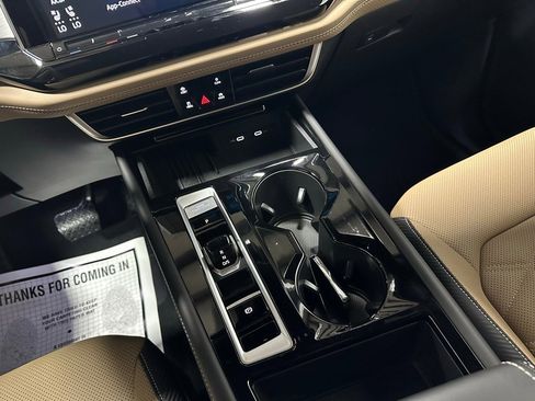 Used 2025 Volkswagen Atlas Cross Sport SE image 38