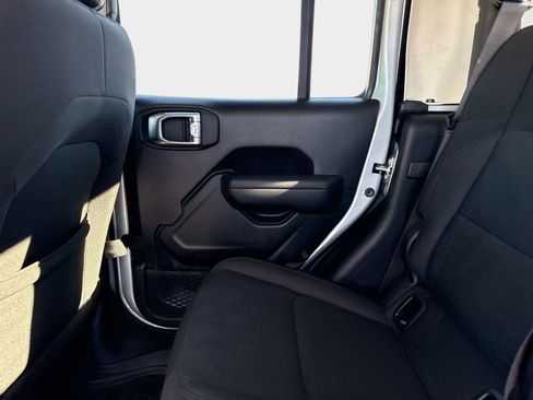 Certified 2023 Jeep Gladiator Sport image 15