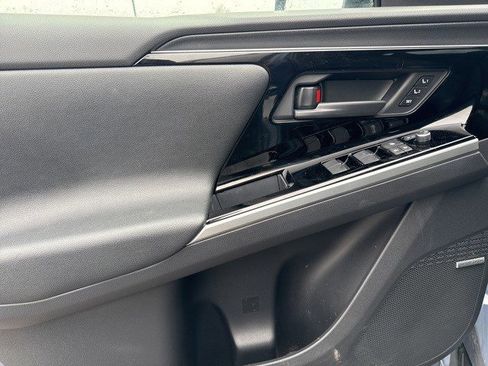 Used 2024 Subaru Solterra Touring image 10