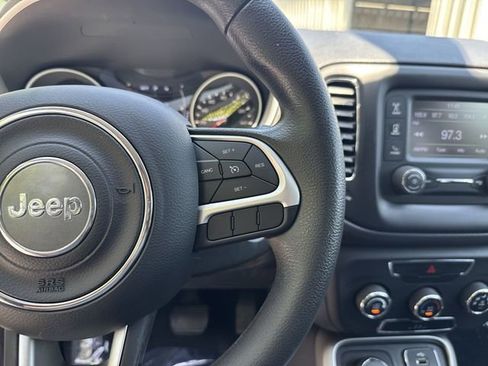 Used 2018 Jeep Compass Sport AWD/4WD image 17