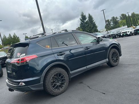 Used 2018 Toyota RAV4 LE w/ All Weather Liner Package AWD/4WD image 8