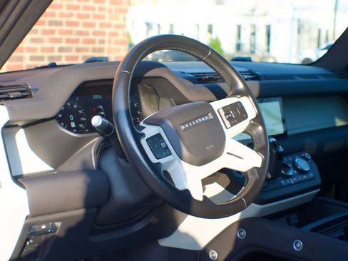 Used 2021 Land Rover Defender 90 S image 22