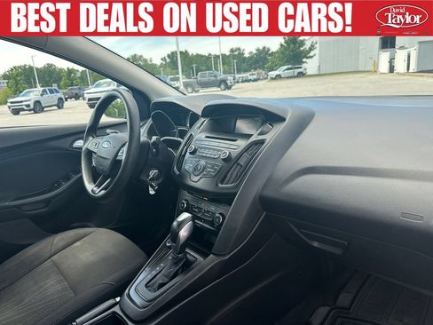 Used 2015 Ford Focus SE FWD image 27