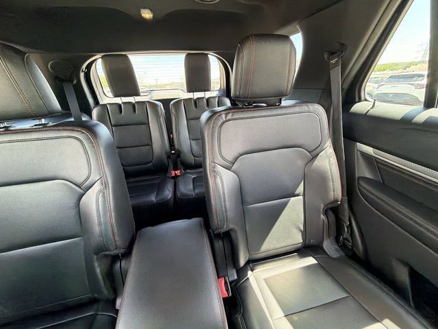 Used 2016 Ford Explorer Sport w/ Equipment Group 401A AWD/4WD image 17
