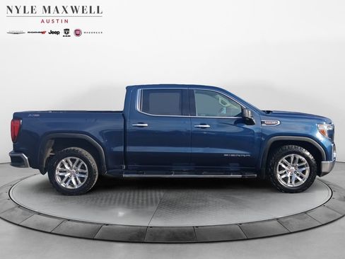 Used 2021 GMC Sierra 1500 SLT w/ X31 Off-Road Package AWD/4WD image 17