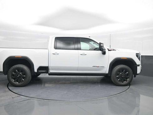 New 2026 GMC Sierra 2500 AT4 w/ AT4 Premium Plus Package AWD/4WD image 9