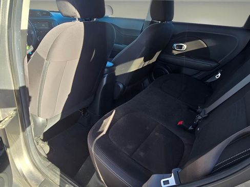 Used 2016 Kia Soul Base w/ Convenience Package image 15